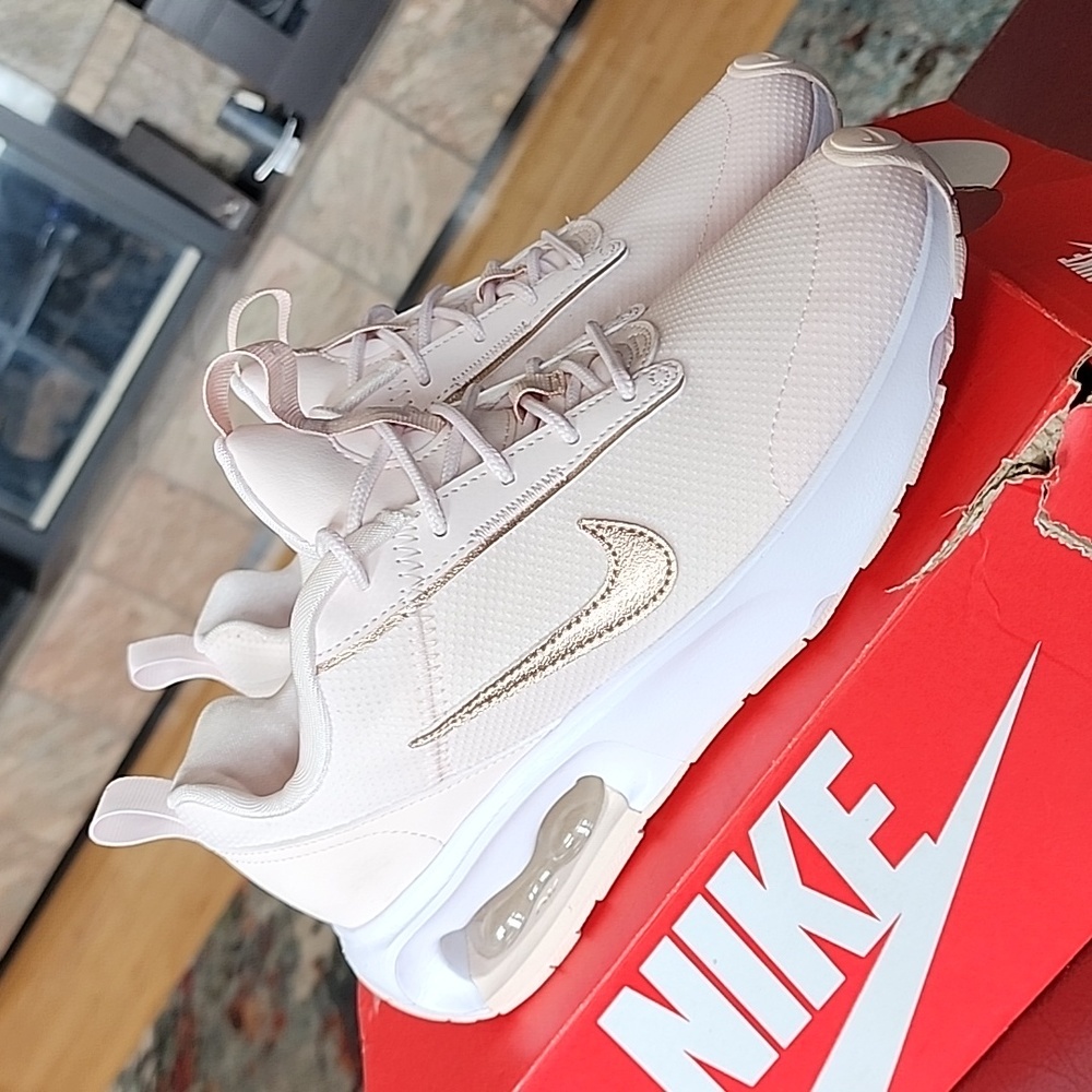 Nike: Air Max INTRLK Lite, Pink/White/Rose Gold, Women's size 6.5